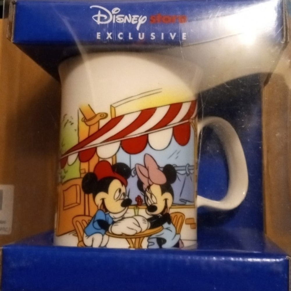Vintage 90s Disney store (in London) exclusive mug! FEATURING Mickey & Minnie